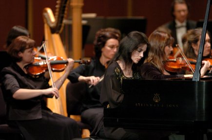 La pianiste Dana Nigrim a interprété avec grâce... (Photo: François Gervais)